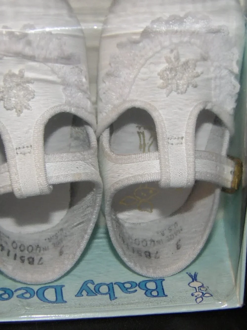 White Baby Deer Infant Baby Crib Shoes Size 3 (6-9 Months) new in box
